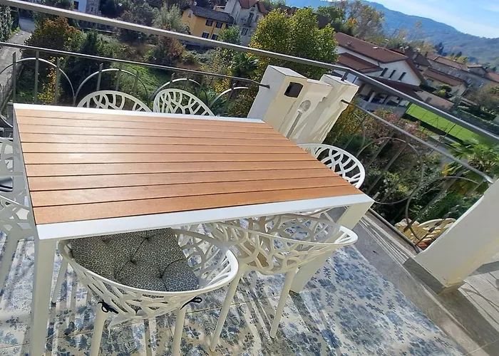 Casa Carlotta - Lake View Apartments