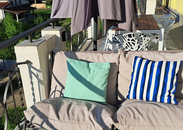 Casa Carlotta - Lake View Apartments